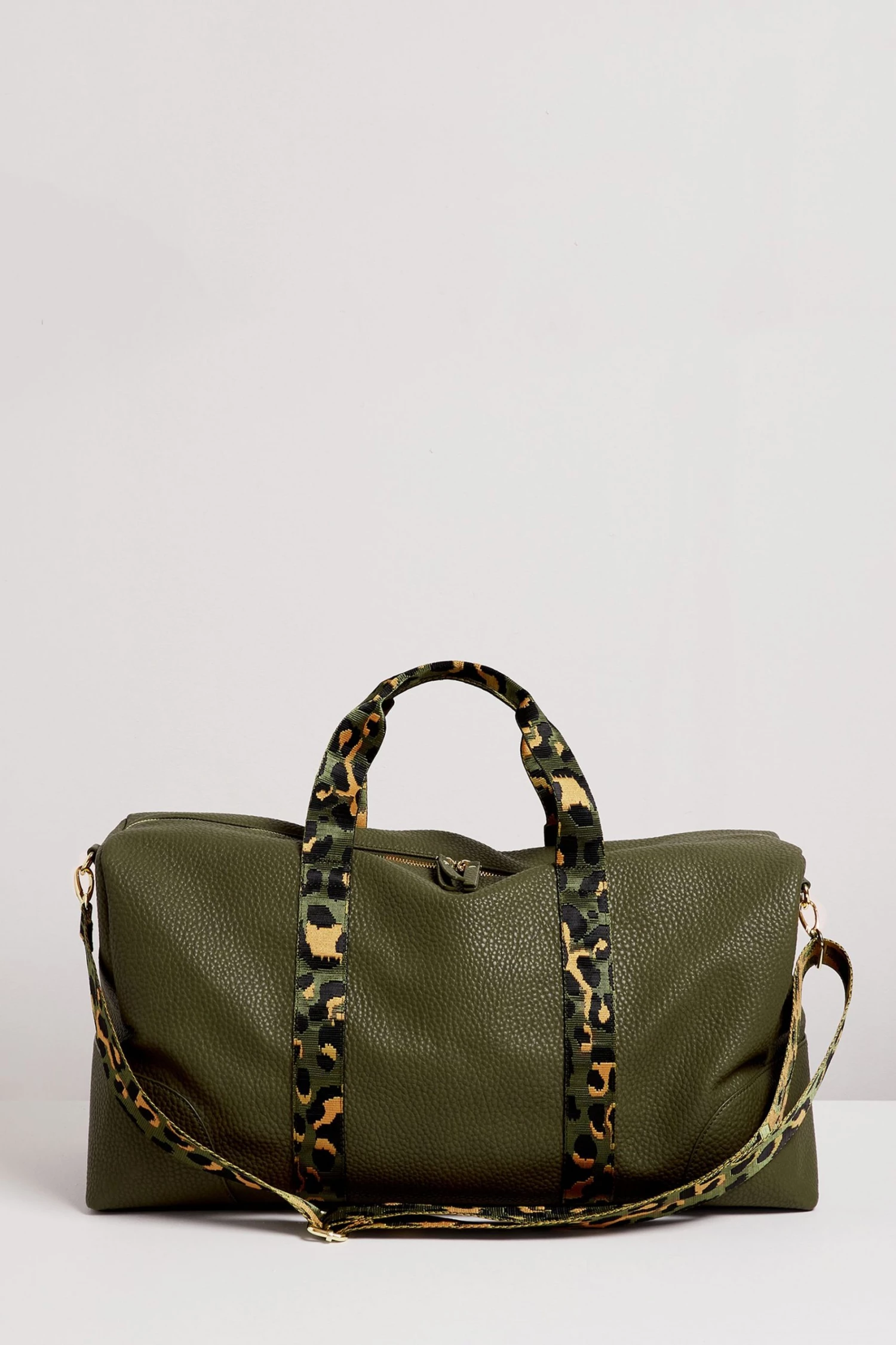 Oliver Bonas Hattie Natural Leopard Strap Green Rectangular Weekend Bag - Image 2